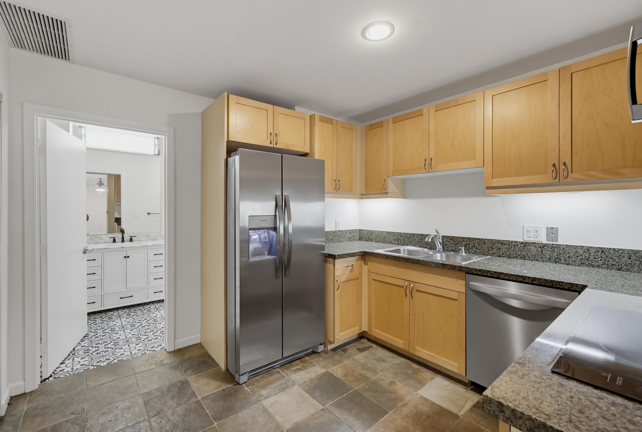 Virtual tour photo 19 of 35 for 1150 J St Unit 513