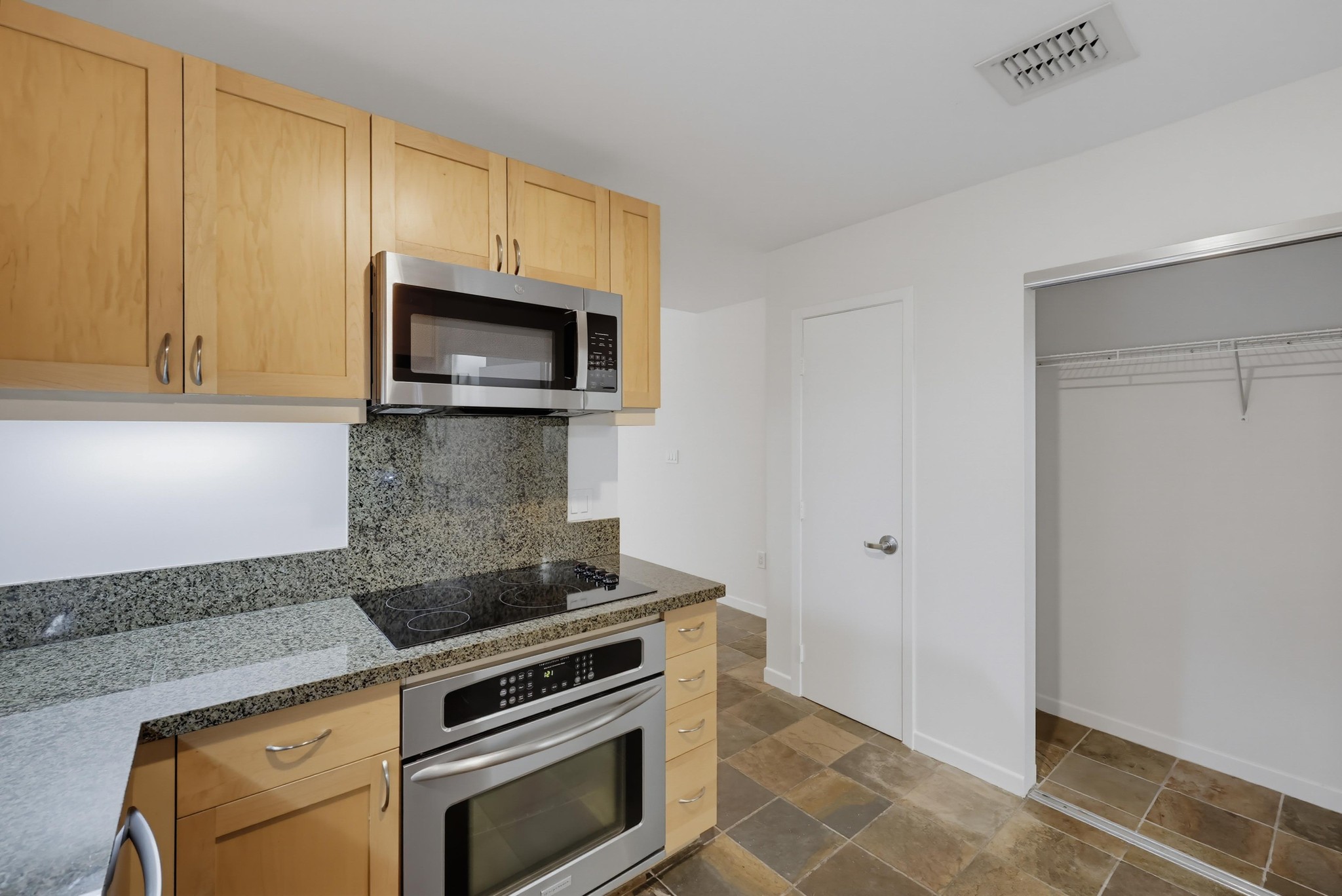 Virtual tour photo 25 of 35 for 1150 J St Unit 513