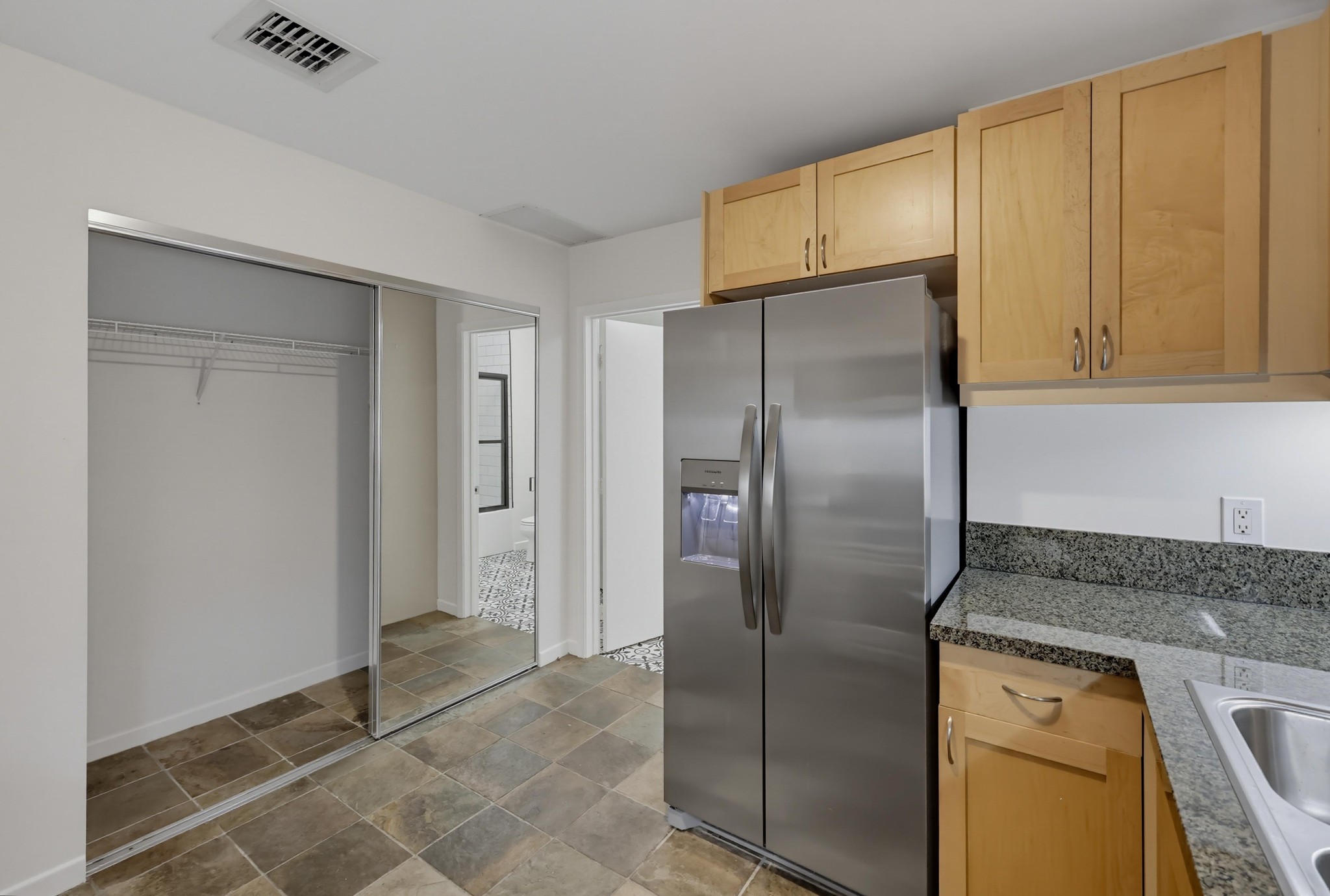 Virtual tour photo 26 of 35 for 1150 J St Unit 513