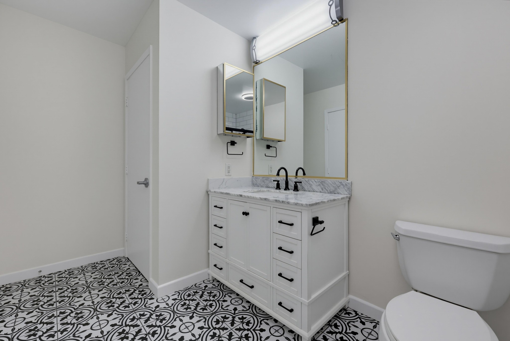 Virtual tour photo 30 of 35 for 1150 J St Unit 513