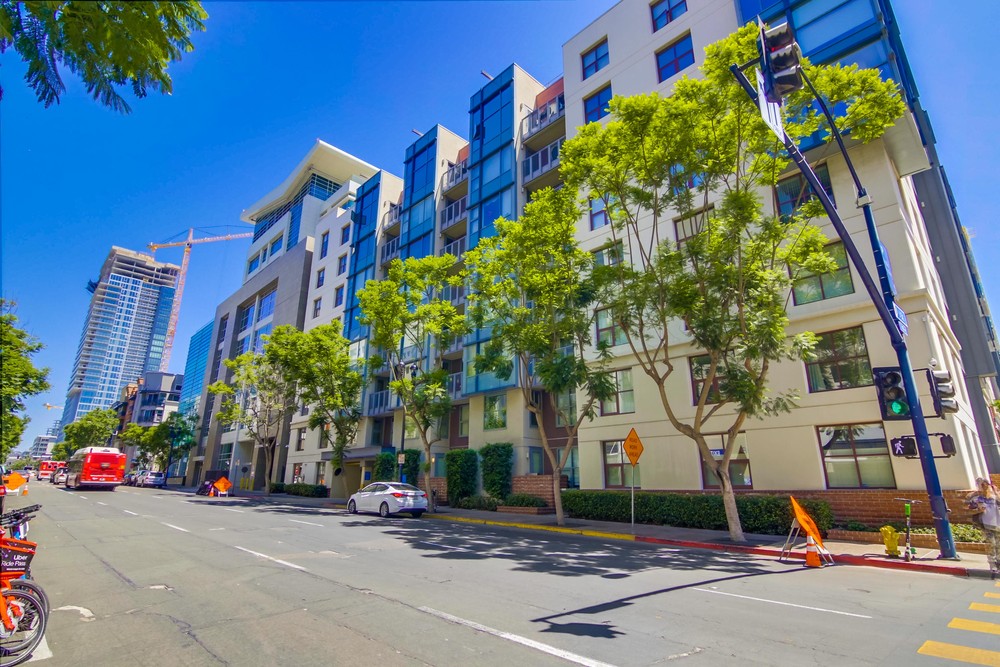 Virtual tour photo 3 of 40 for 1150 J St UNIT 513