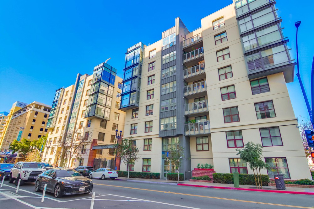 Virtual tour photo 4 of 50 for 1150 J St UNIT 821