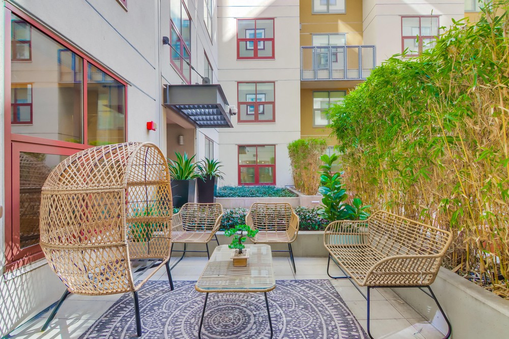 Virtual tour photo 11 of 50 for 1150 J St UNIT 821