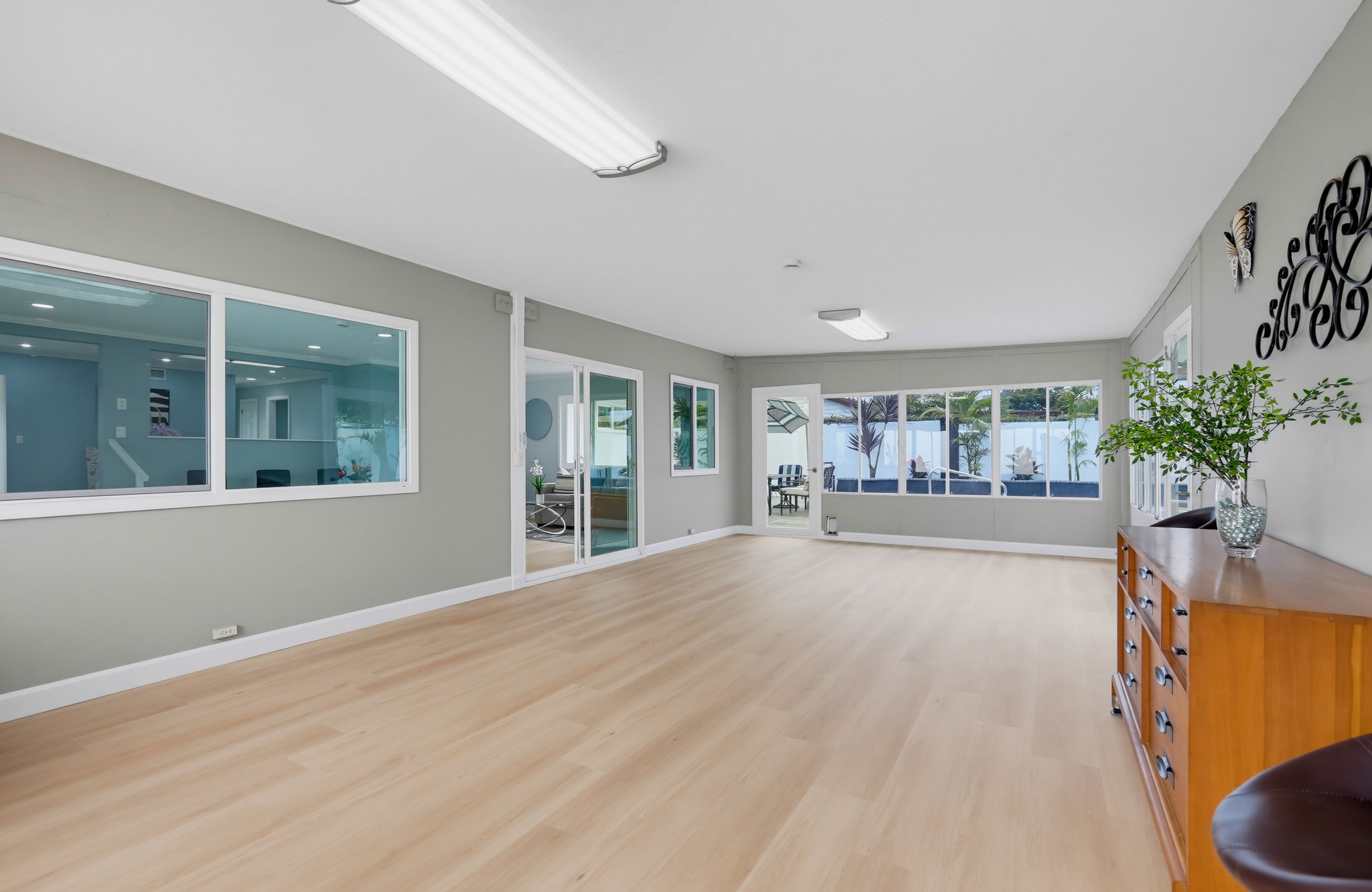 Virtual tour photo 32 of 69 for 11531 Desmond St