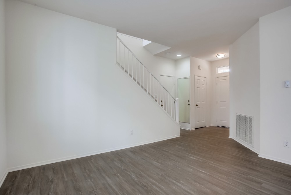 Virtual tour photo 10 of 56 for 11585 Compass Point Dr N