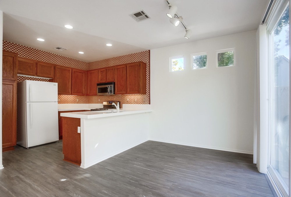 Virtual tour photo 17 of 56 for 11585 Compass Point Dr N