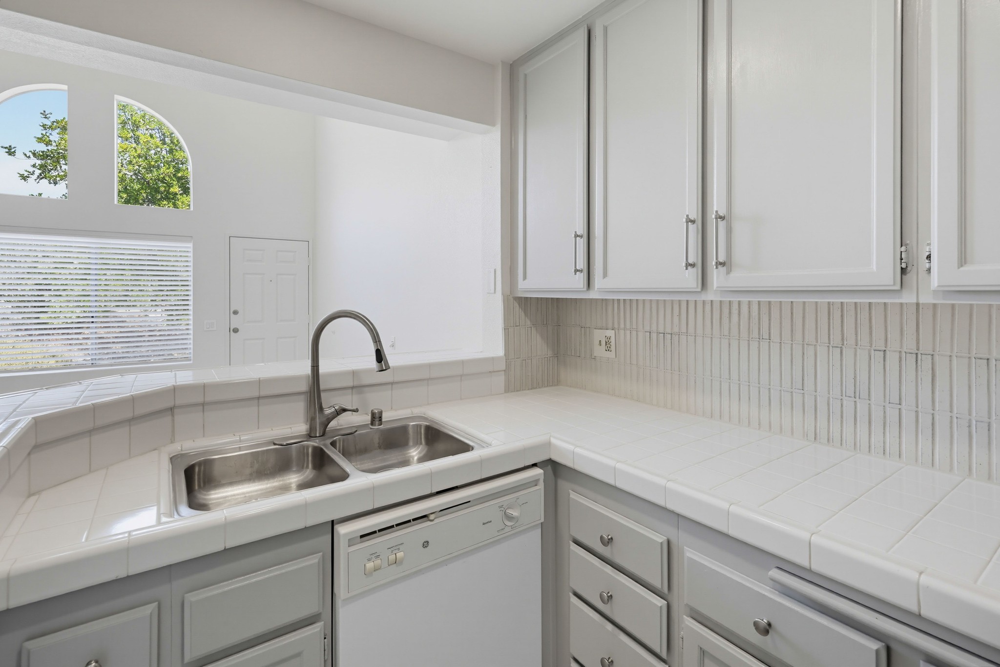 Virtual tour photo 18 of 49 for 11586 Fury Ln Unit 132