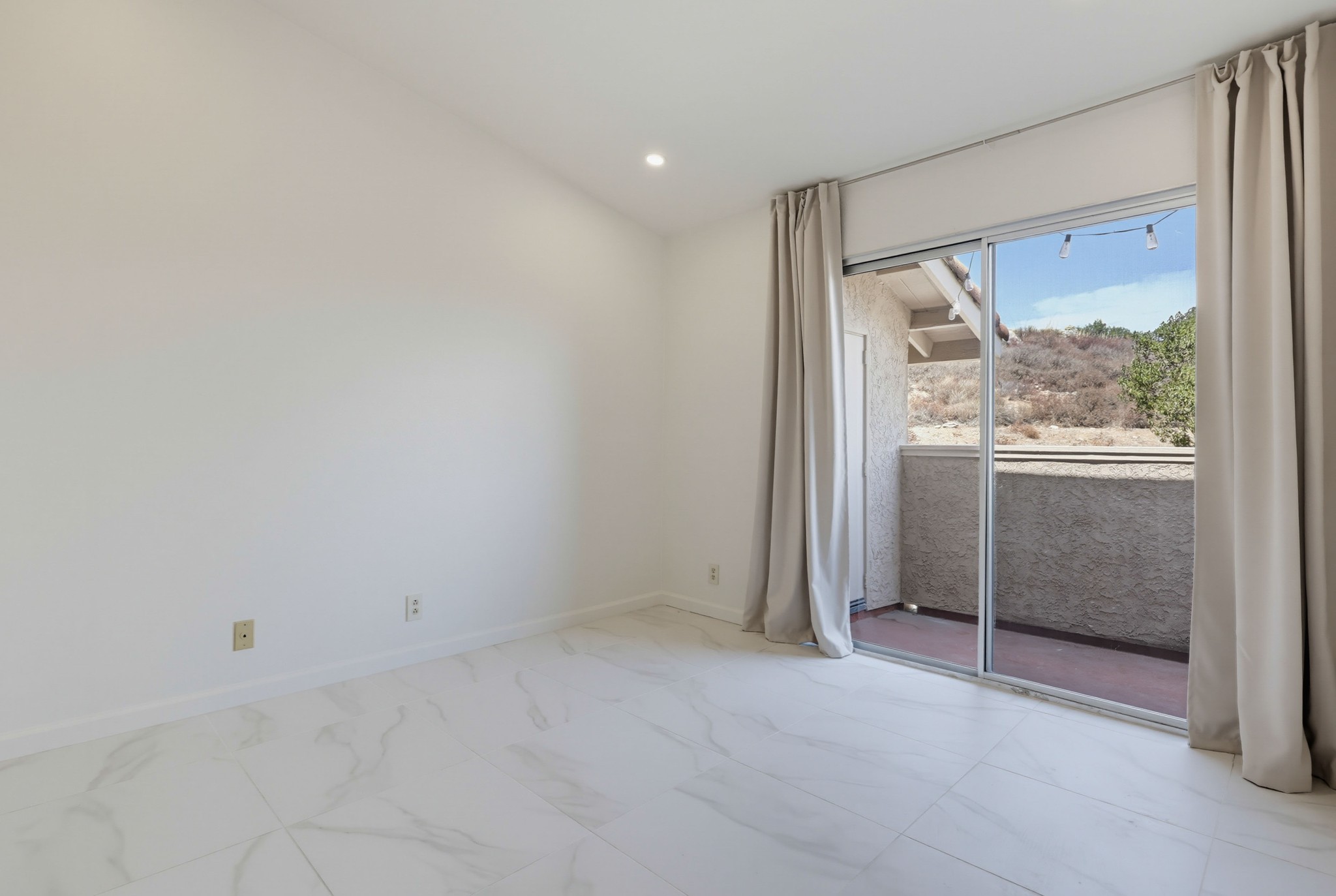 Virtual tour photo 24 of 49 for 11586 Fury Ln Unit 132