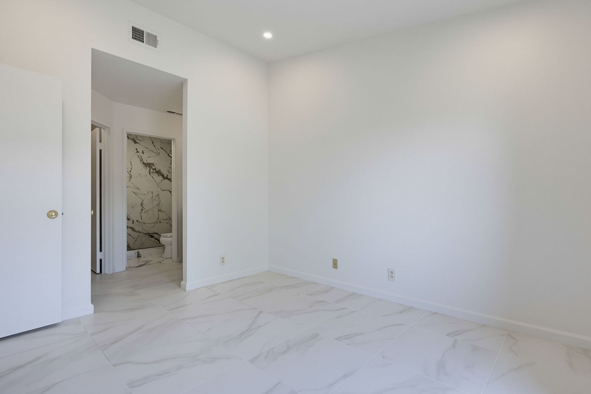 Virtual tour photo 27 of 49 for 11586 Fury Ln Unit 132