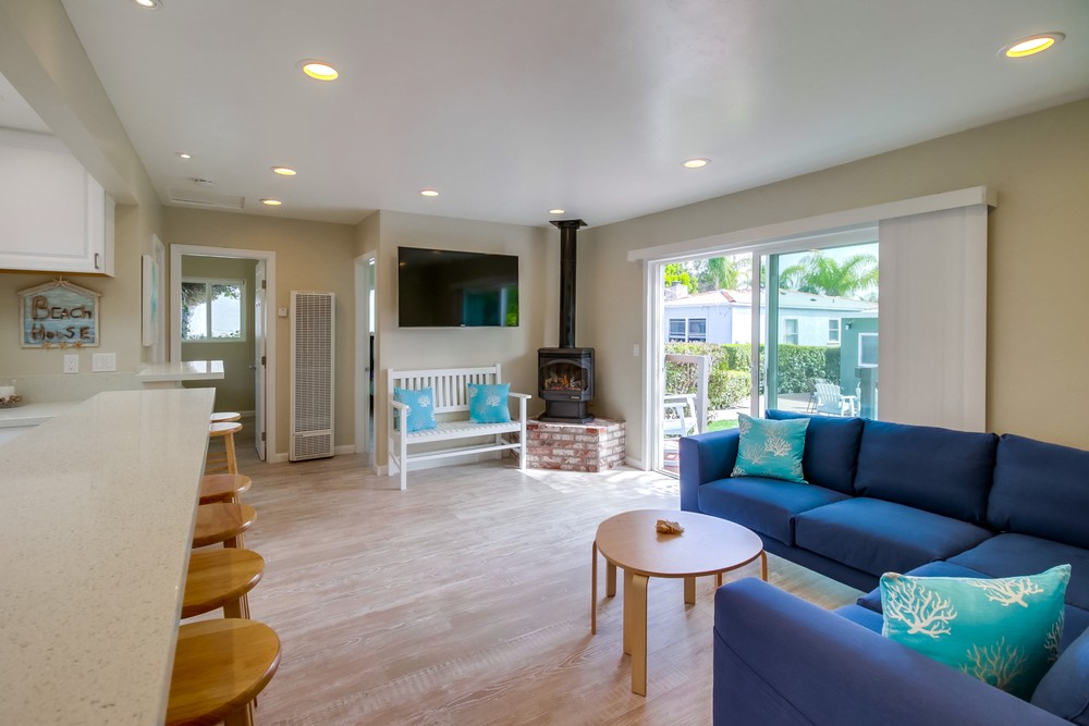 Virtual tour photo 10 of 37 for 1160 Felspar St