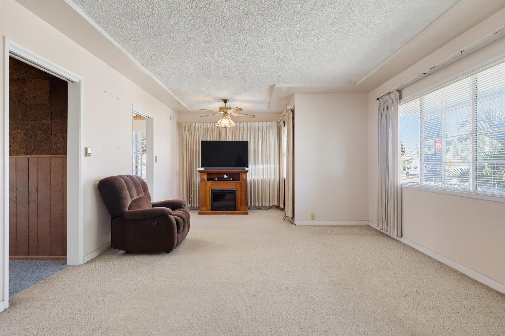 Virtual tour photo 8 of 60 for 11604 Everston St
