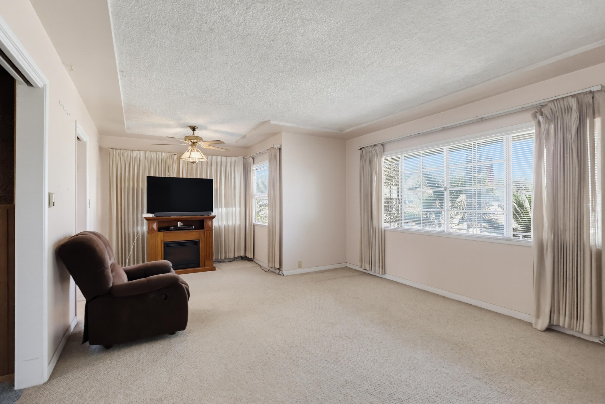 Virtual tour photo 9 of 60 for 11604 Everston St