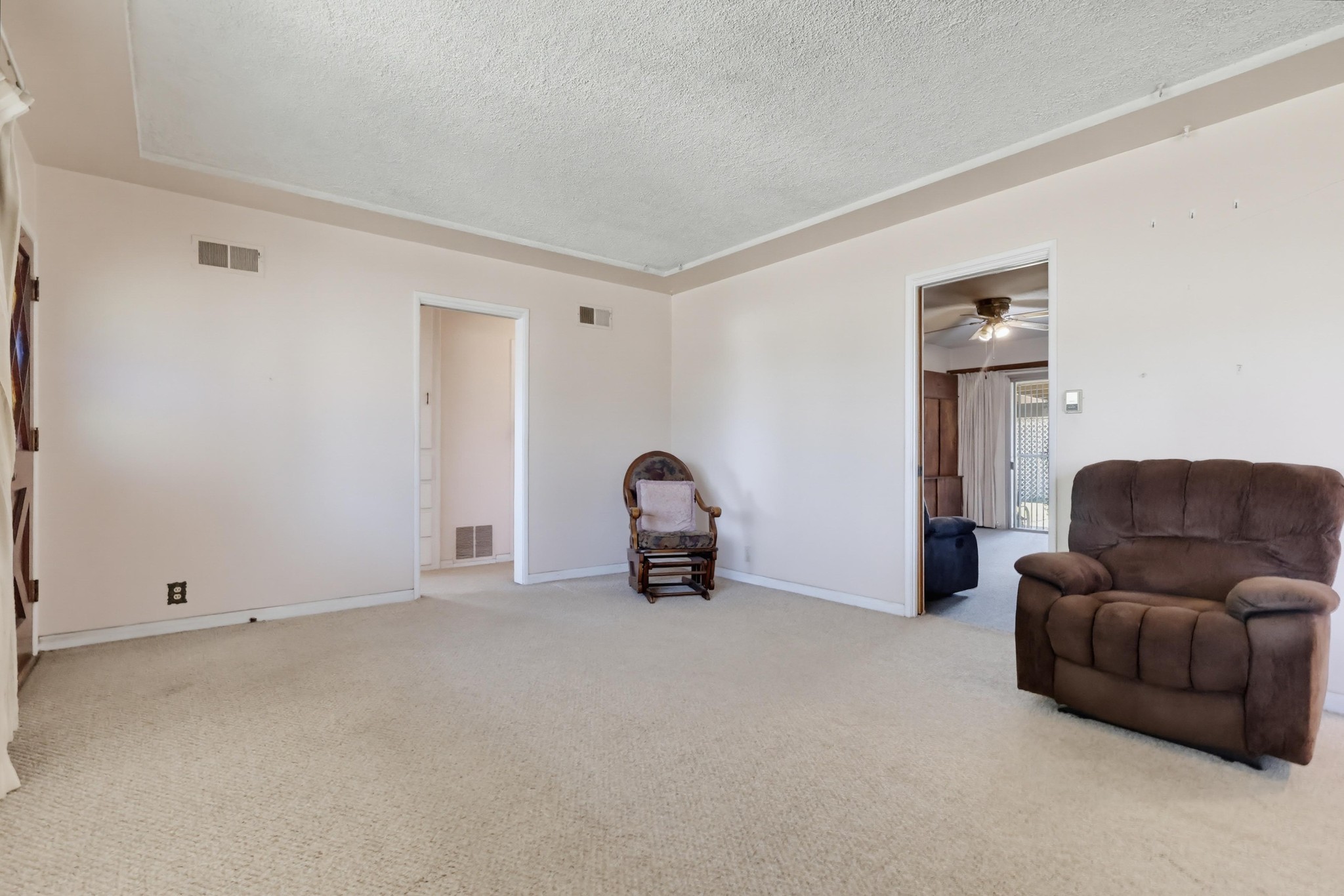 Virtual tour photo 10 of 60 for 11604 Everston St