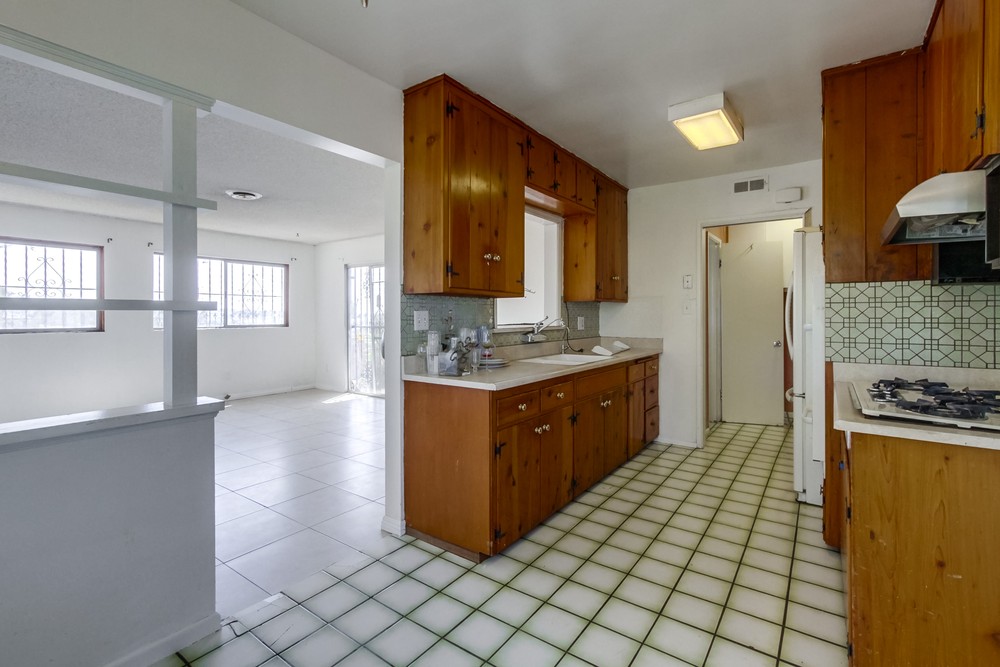 Virtual tour photo 15 of 34 for 1161 Bollenbacher St