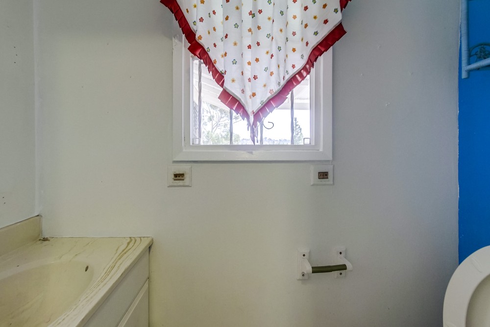Virtual tour photo 18 of 34 for 1161 Bollenbacher St