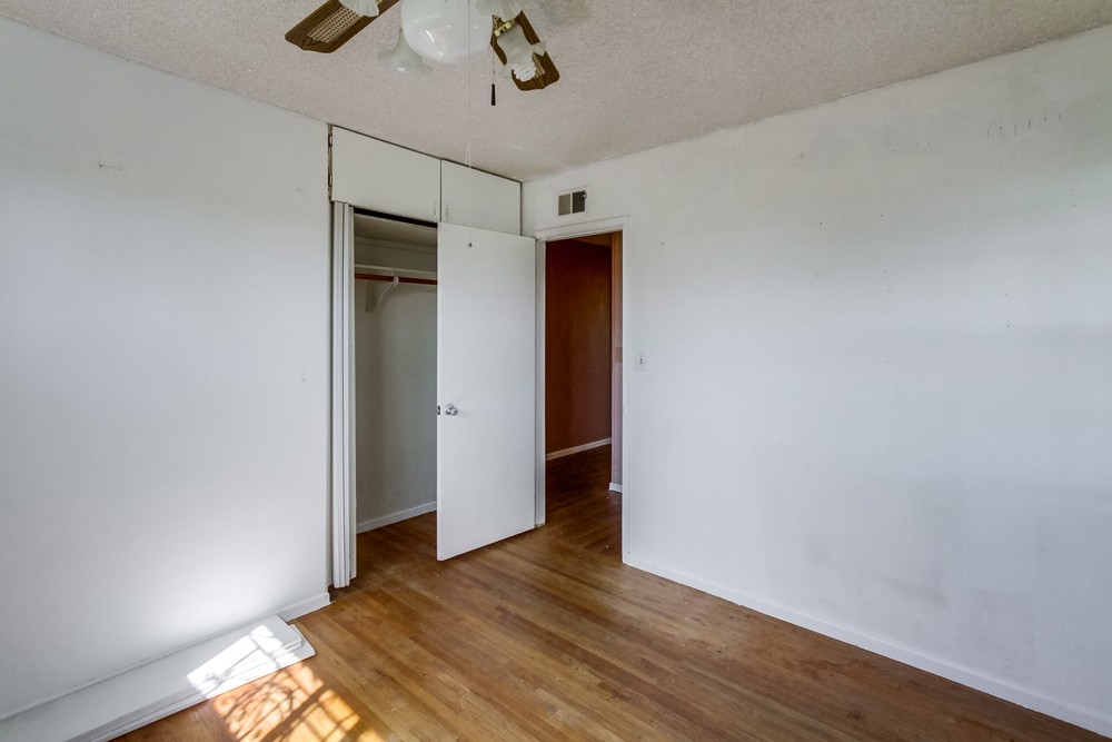 Virtual tour photo 24 of 34 for 1161 Bollenbacher St