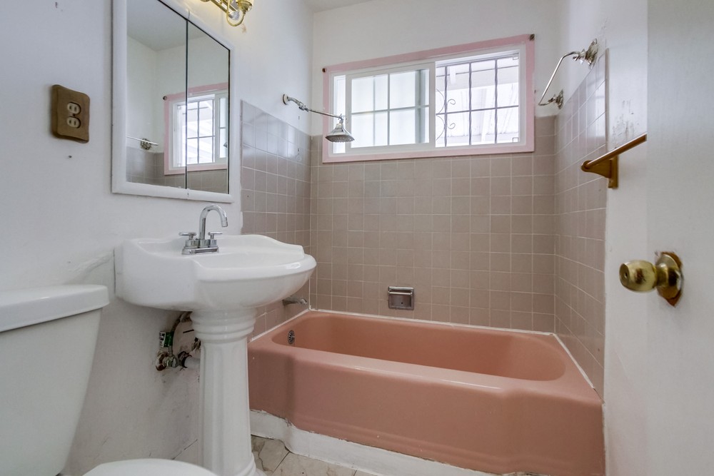 Virtual tour photo 25 of 34 for 1161 Bollenbacher St