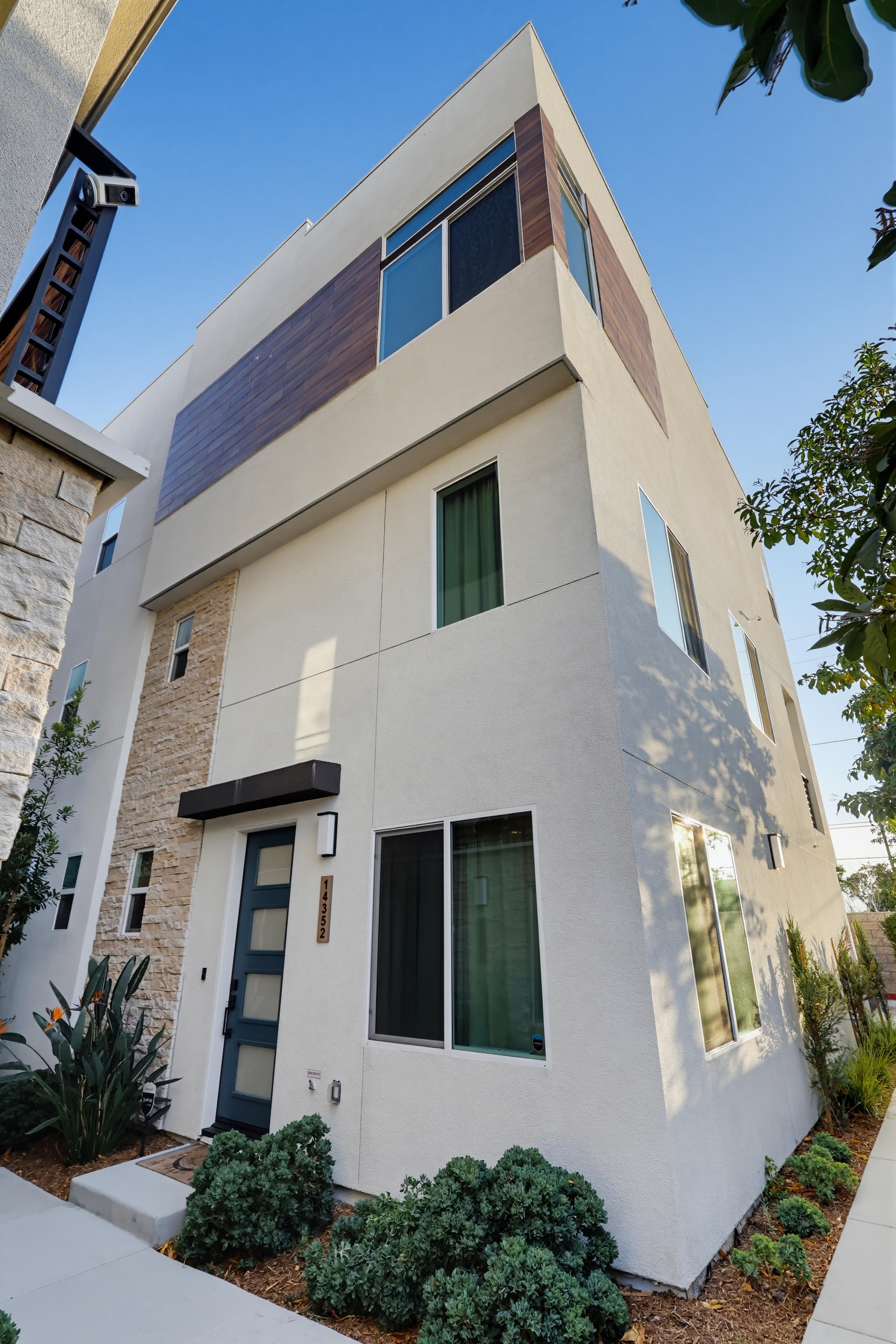 Virtual tour photo 1 of 88 for 11618 Colfax Mdw Ln