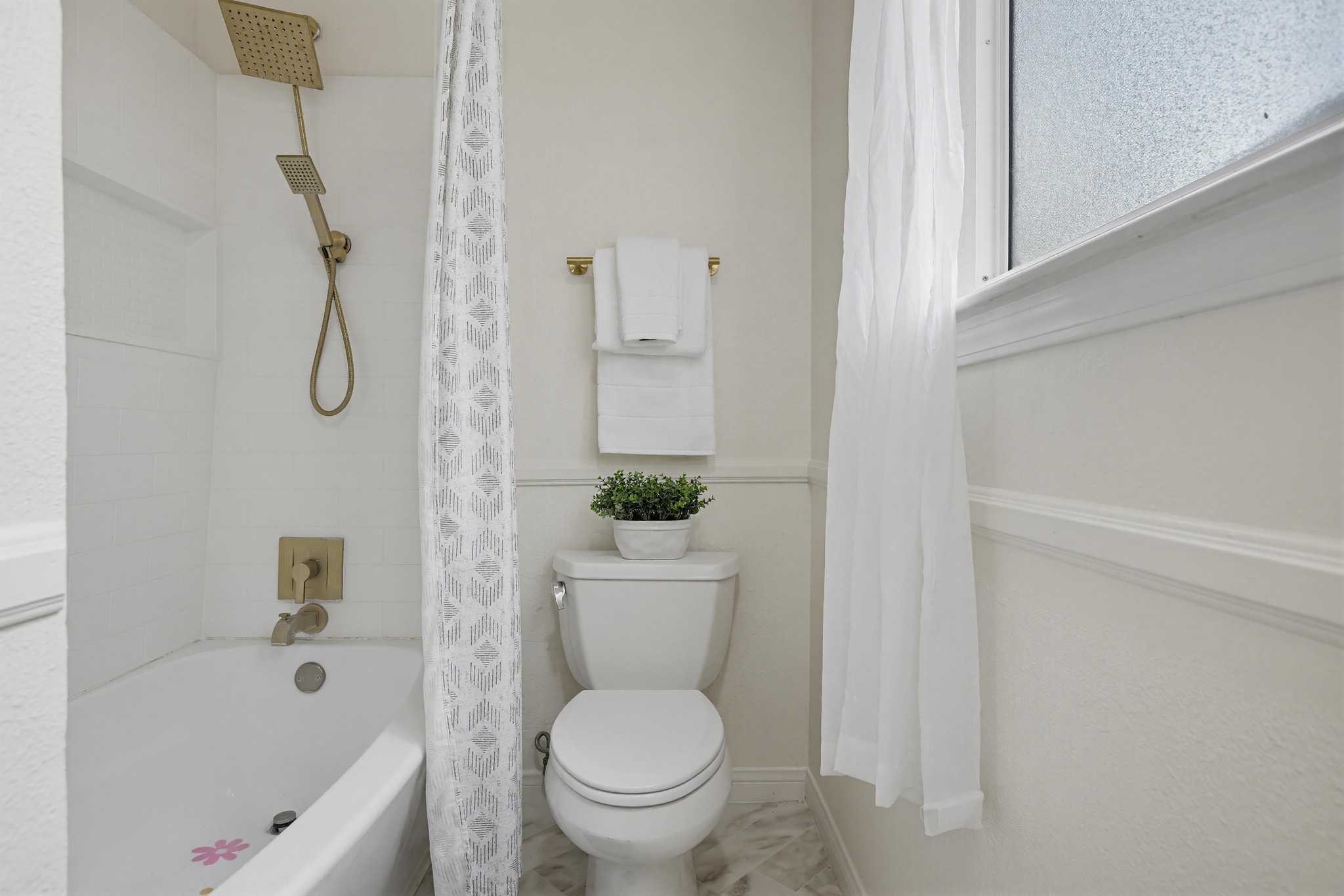 Virtual tour photo 39 of 66 for 1165 N Harding St