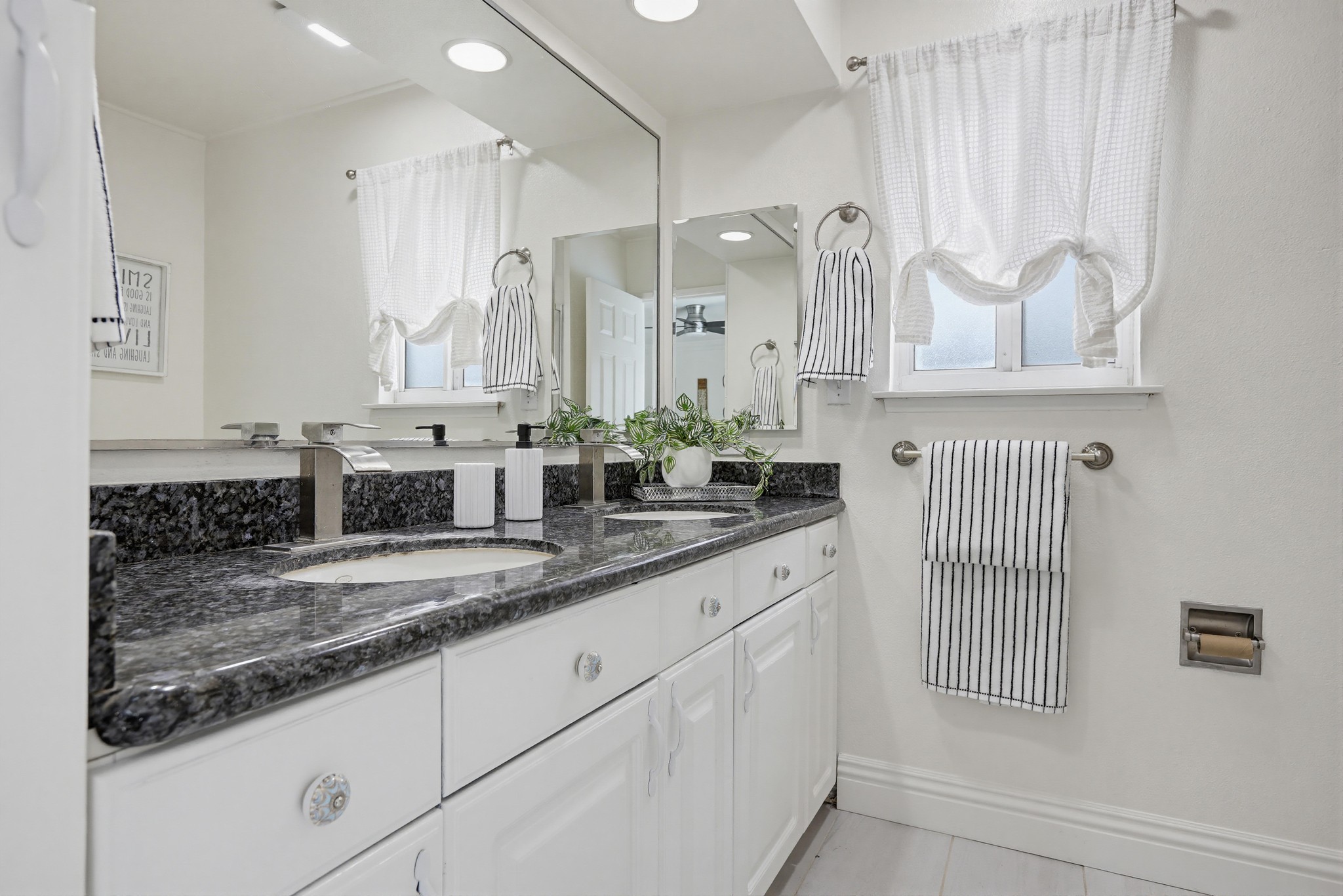 Virtual tour photo 47 of 66 for 1165 N Harding St