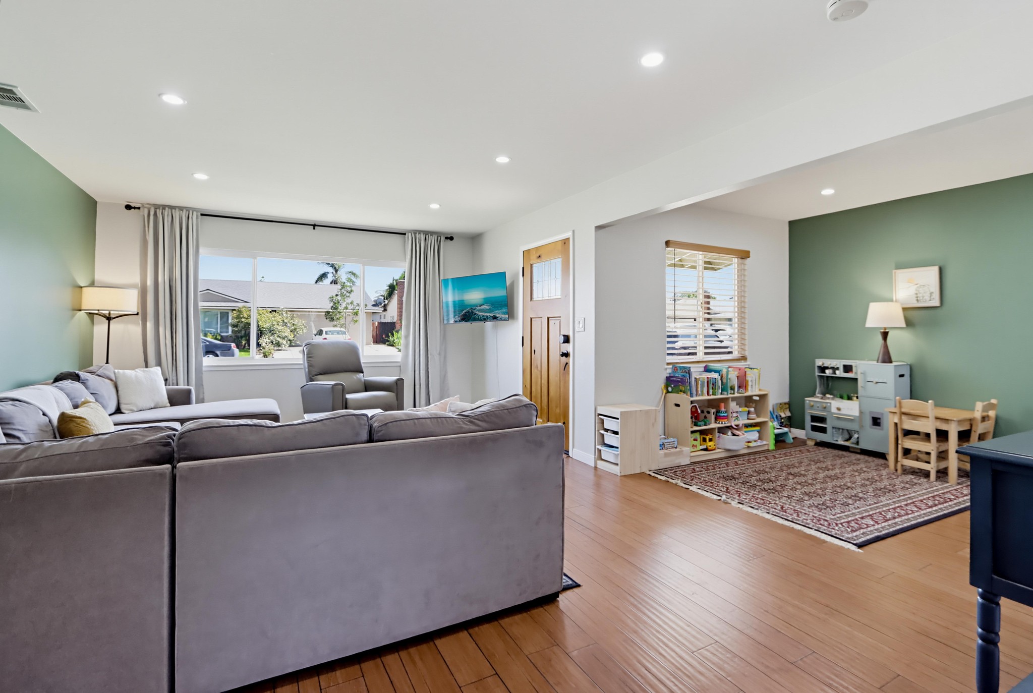 Virtual tour photo 8 of 52 for 1166 16th St