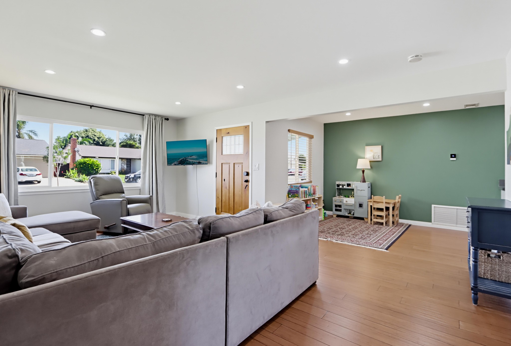 Virtual tour photo 9 of 52 for 1166 16th St
