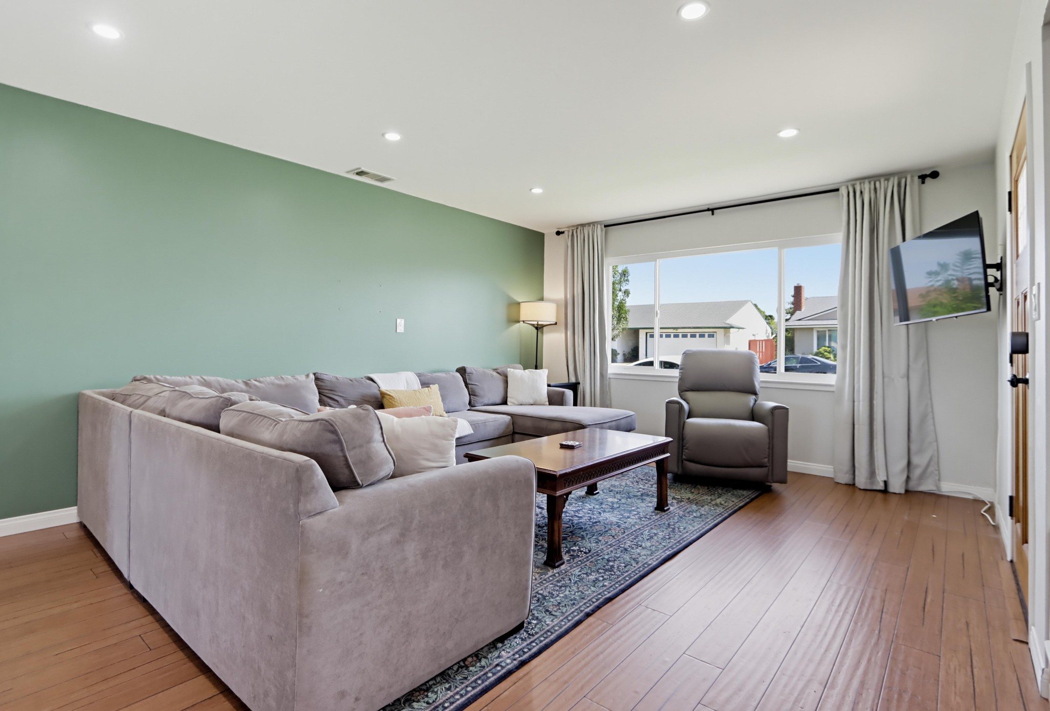 Virtual tour photo 10 of 52 for 1166 16th St