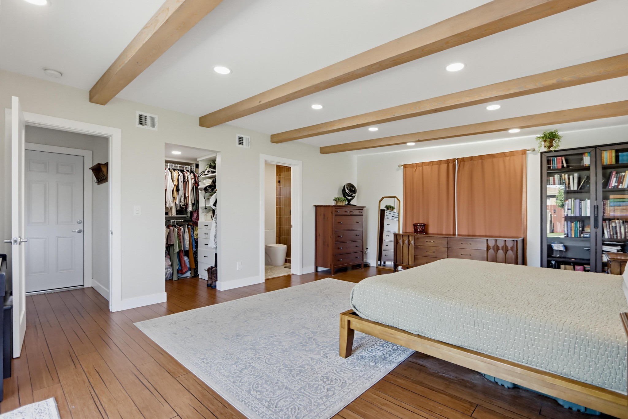 Virtual tour photo 24 of 52 for 1166 16th St