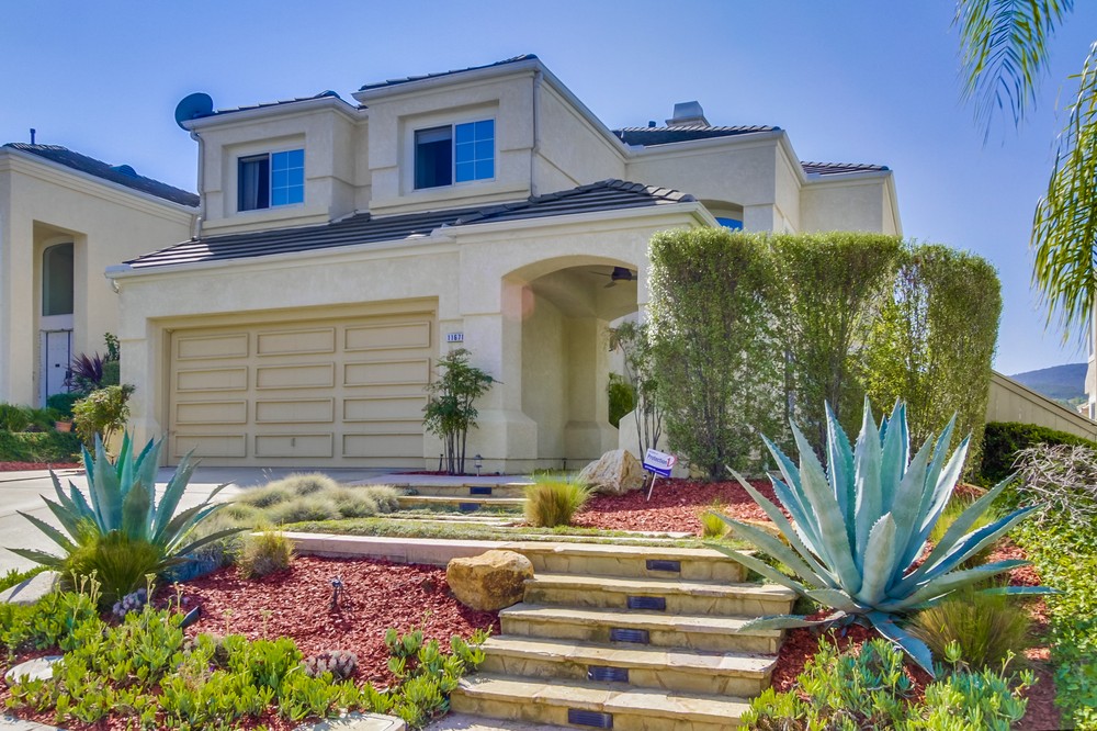 Virtual tour photo 3 of 45 for 11671 Boulton Avenue