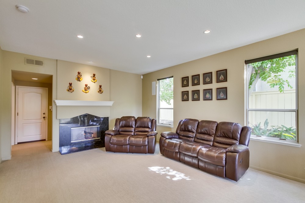 Virtual tour photo 11 of 45 for 11671 Boulton Avenue