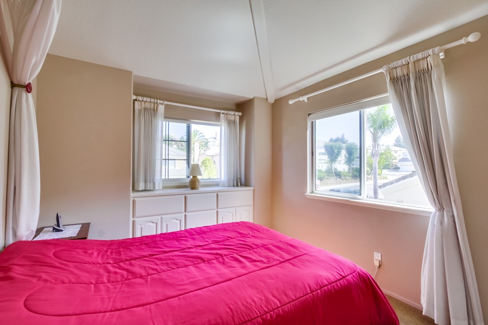 Virtual tour photo 34 of 45 for 11671 Boulton Avenue