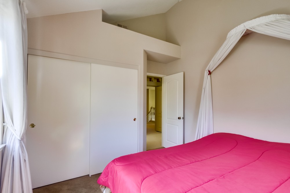Virtual tour photo 36 of 45 for 11671 Boulton Avenue