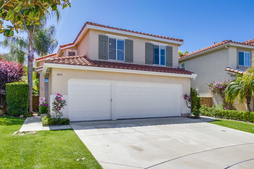 Virtual tour photo 1 of 48 for 11673 Tree Hollow Ln