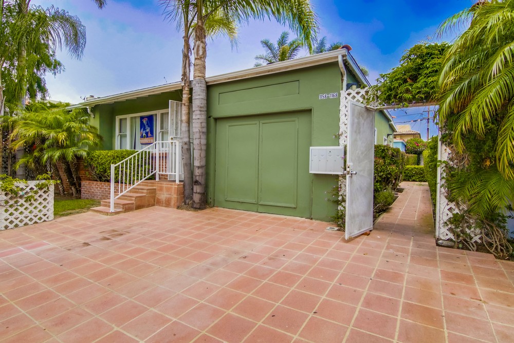 Virtual tour photo 1 of 26 for 1168 Felspar St