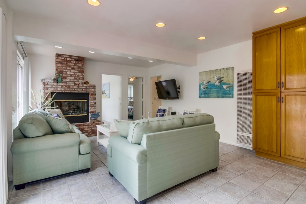 Virtual tour photo 4 of 26 for 1168 Felspar St