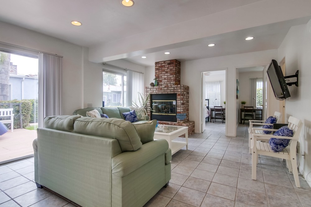Virtual tour photo 6 of 26 for 1168 Felspar St