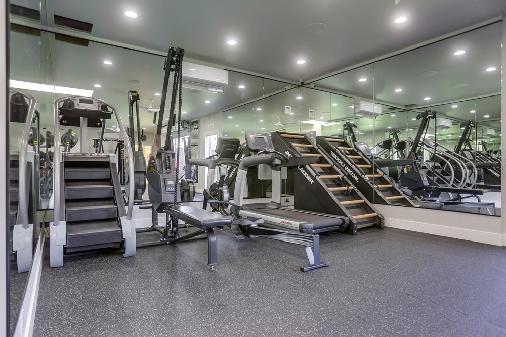 Virtual tour photo 14 of 41 for 11689 Sorrento Valley Rd