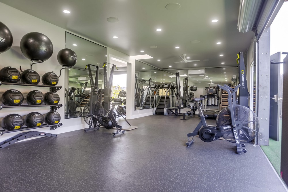 Virtual tour photo 18 of 41 for 11689 Sorrento Valley Rd