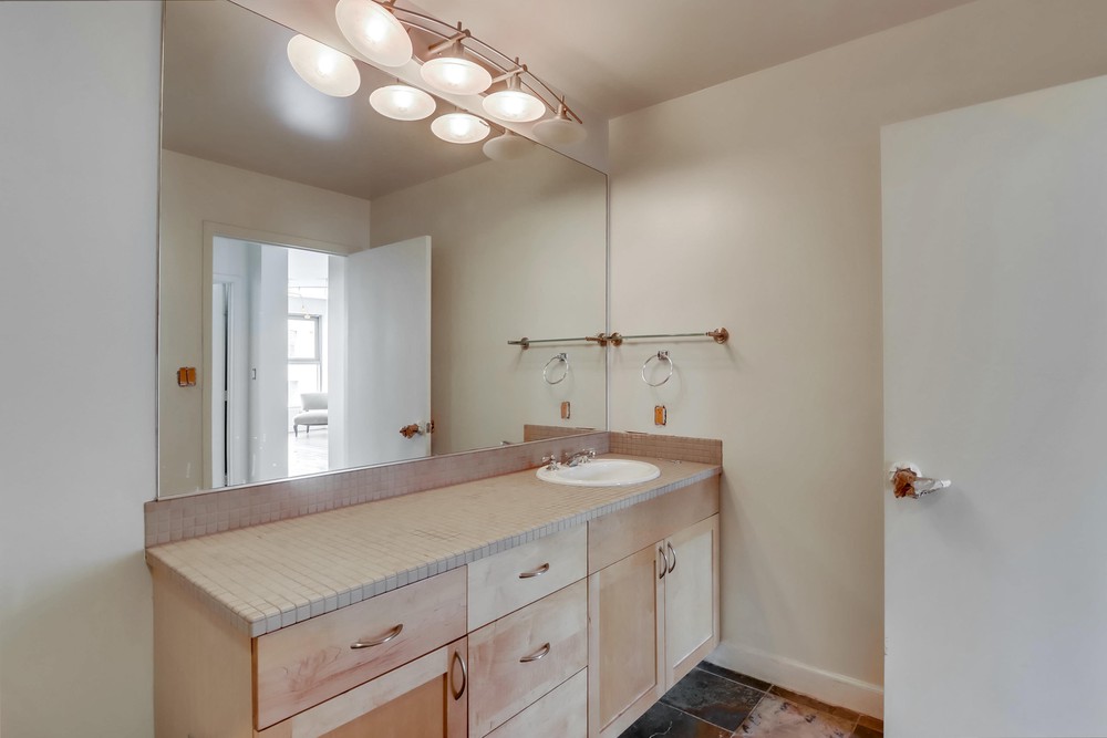 Virtual tour photo 32 of 33 for 1170 J St