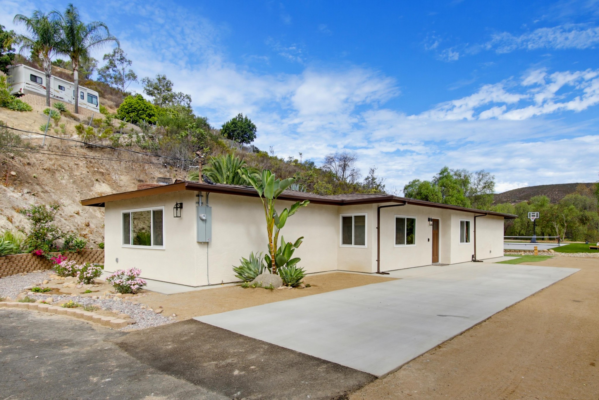 Virtual tour photo 8 of 67 for 11710 Oak Creek Dr