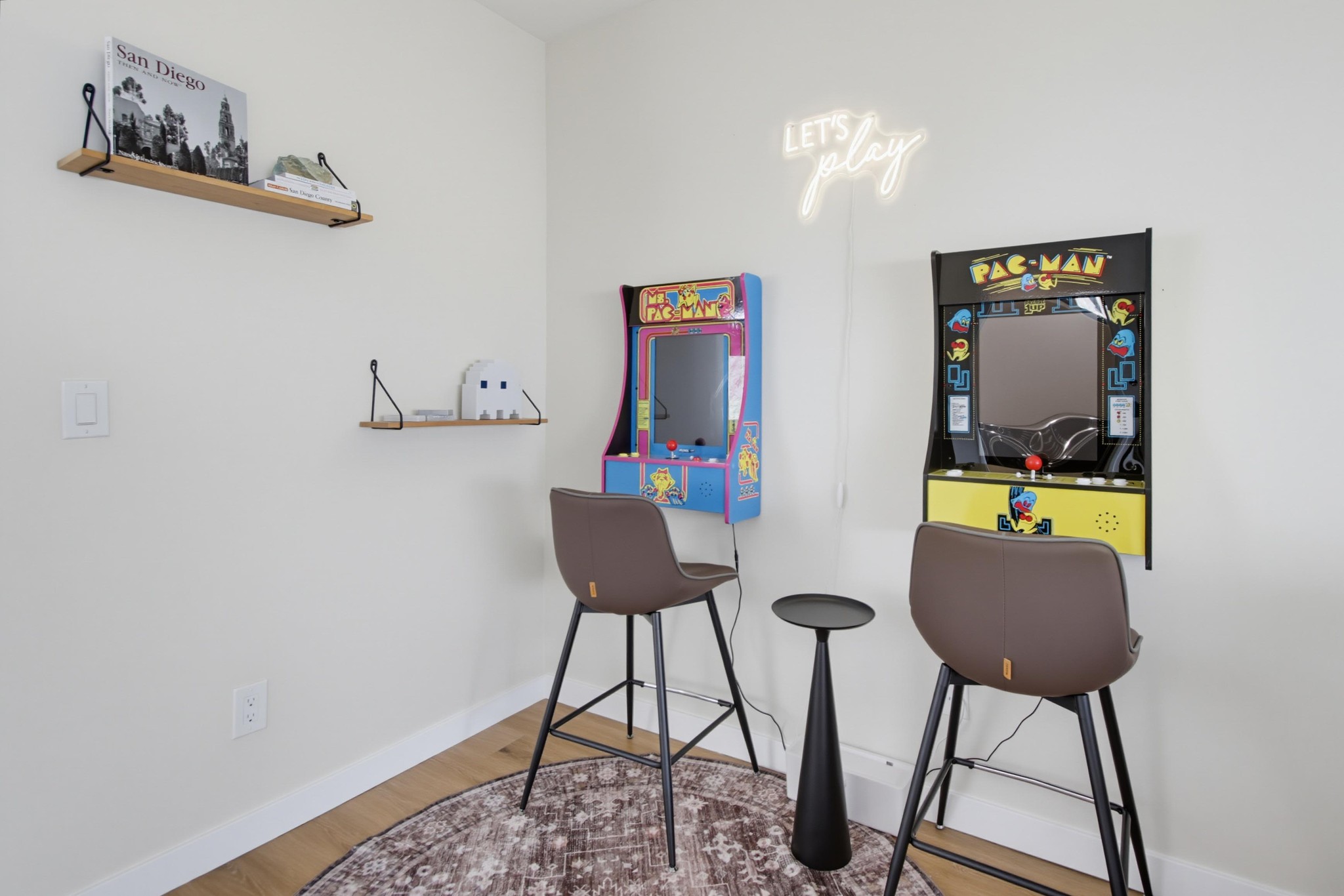 Virtual tour photo 23 of 67 for 11710 Oak Creek Dr