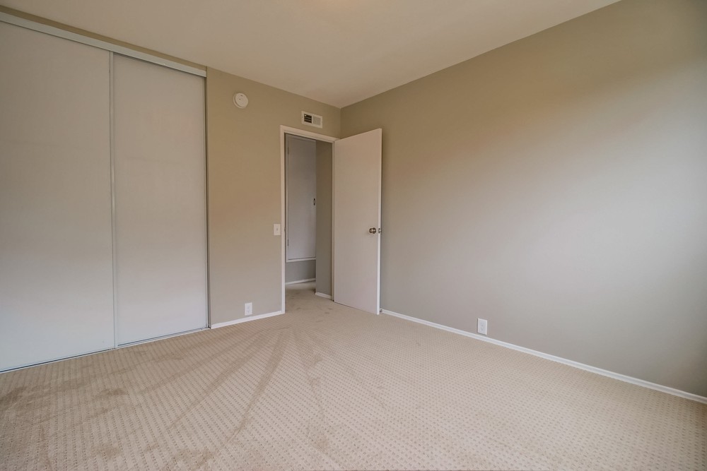 Virtual tour photo 28 of 44 for 1174 Dearborn Dr