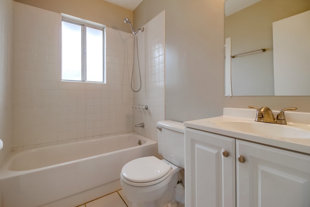 Virtual tour photo 32 of 44 for 1174 Dearborn Dr