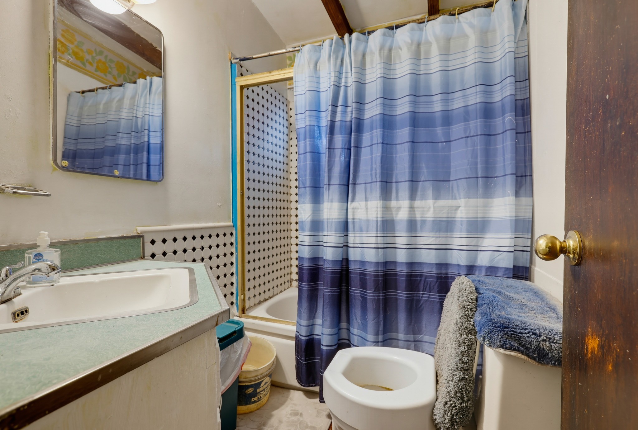 Virtual tour photo 35 of 47 for 1175 Weaver St