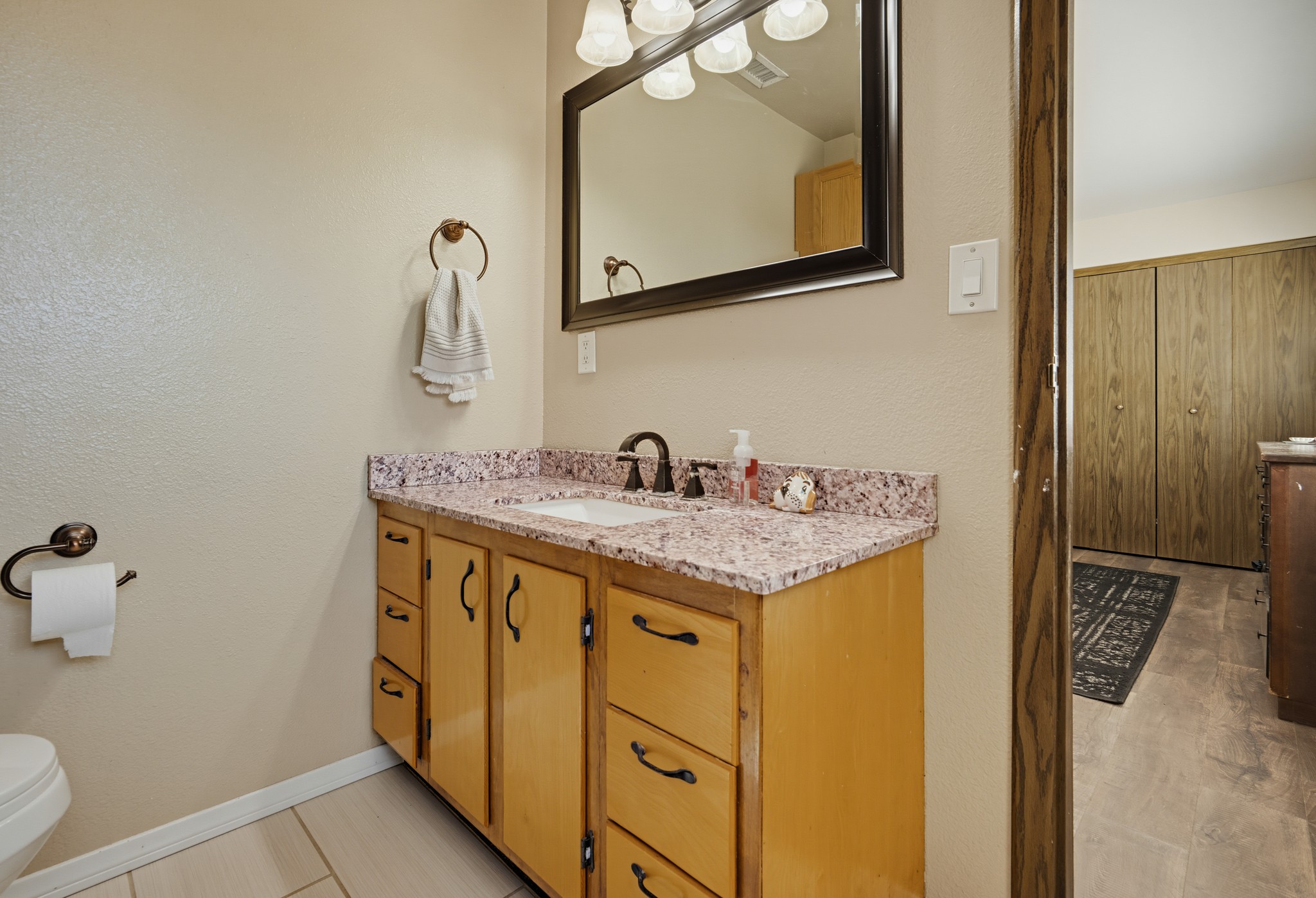 Virtual tour photo 25 of 40 for 11754 Auburn Ave