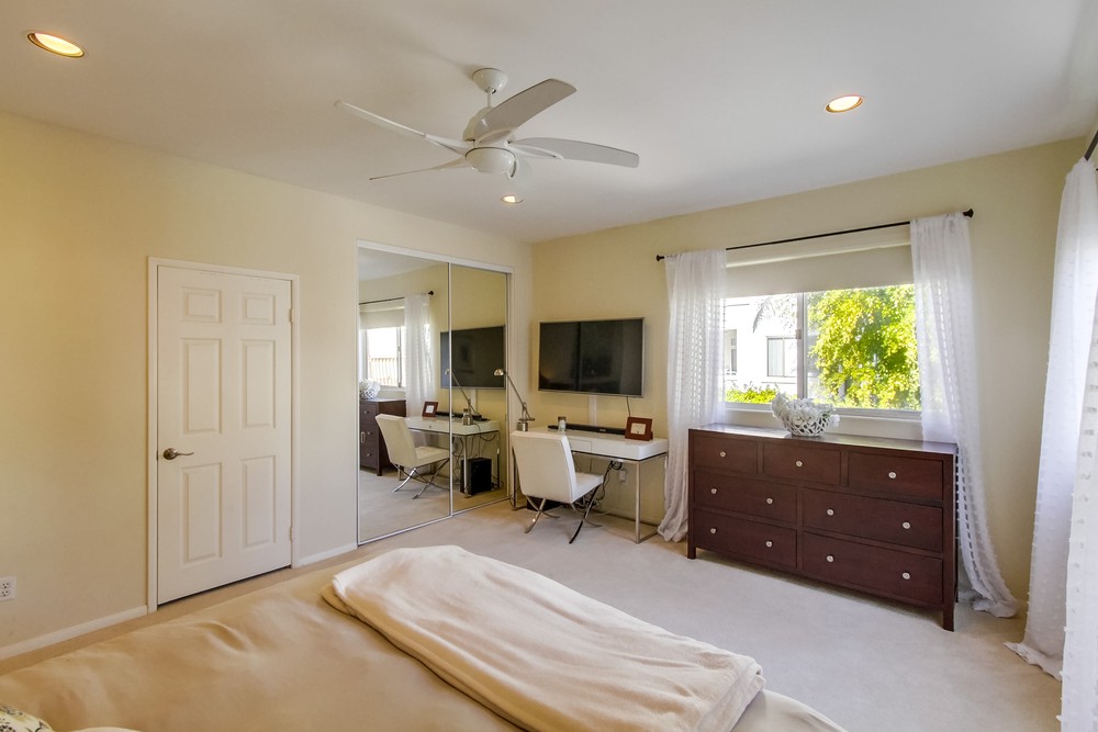 Virtual tour photo 24 of 46 for 1177 Pacific Beach Dr c
