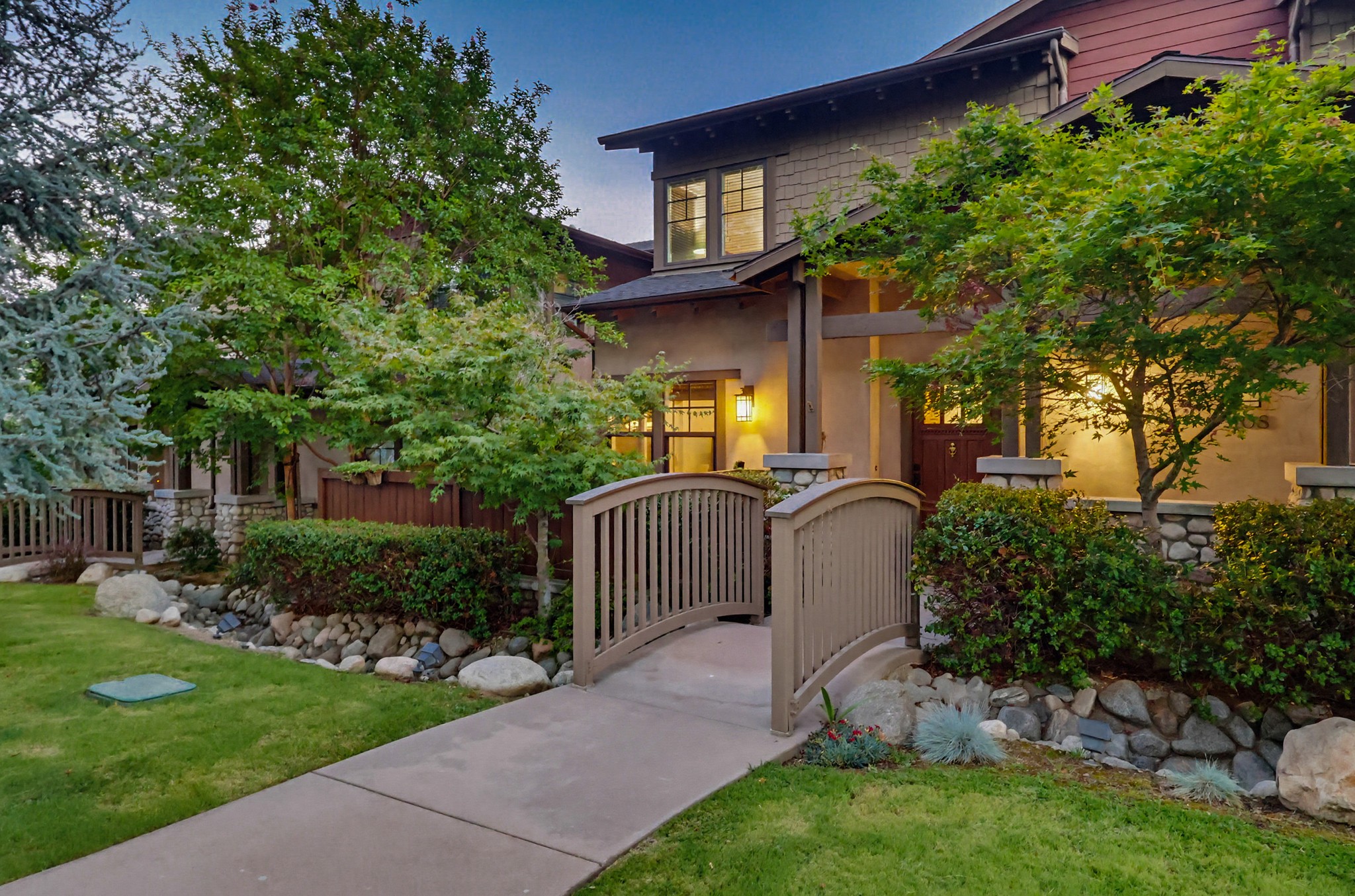 Virtual tour photo 1 of 140 for 118 E Sierra Madre Blvd