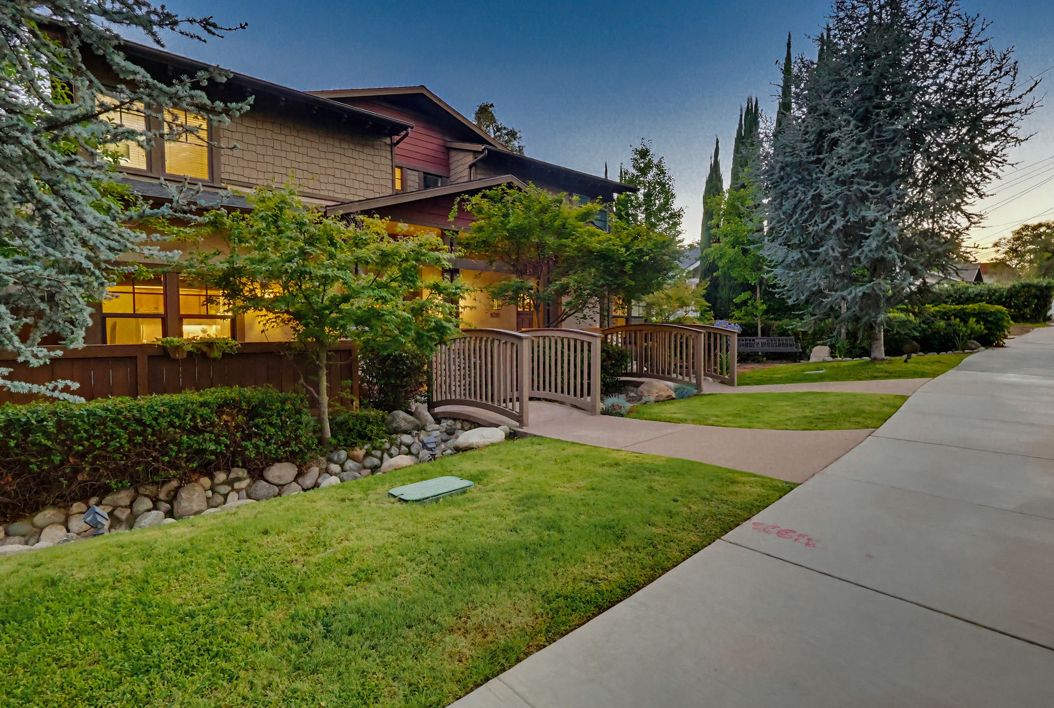 Virtual tour photo 3 of 140 for 118 E Sierra Madre Blvd