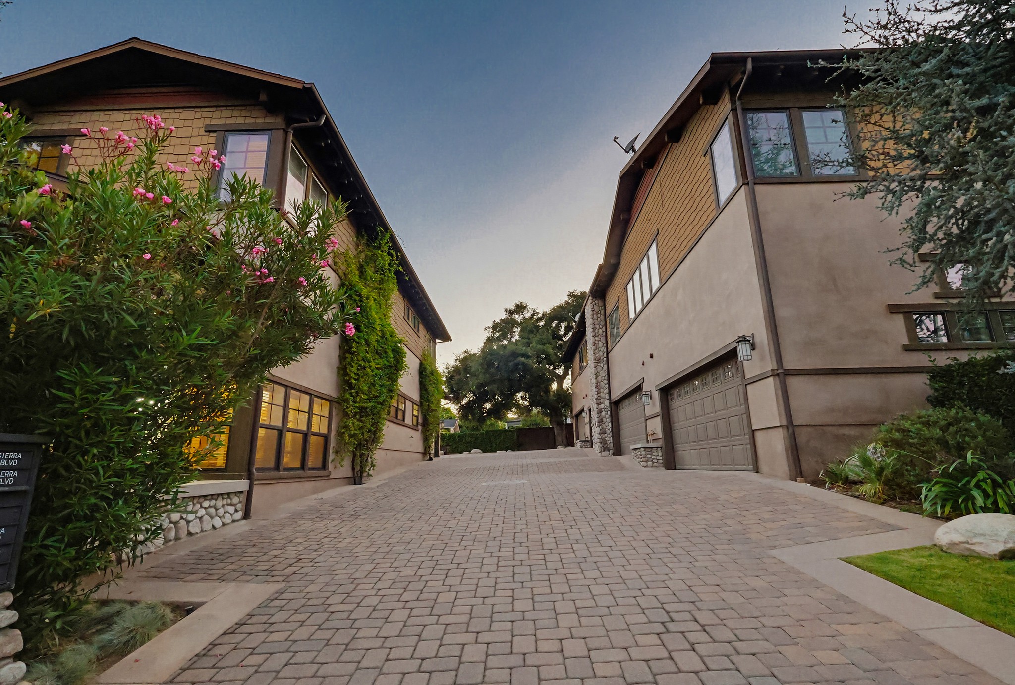 Virtual tour photo 19 of 140 for 118 E Sierra Madre Blvd