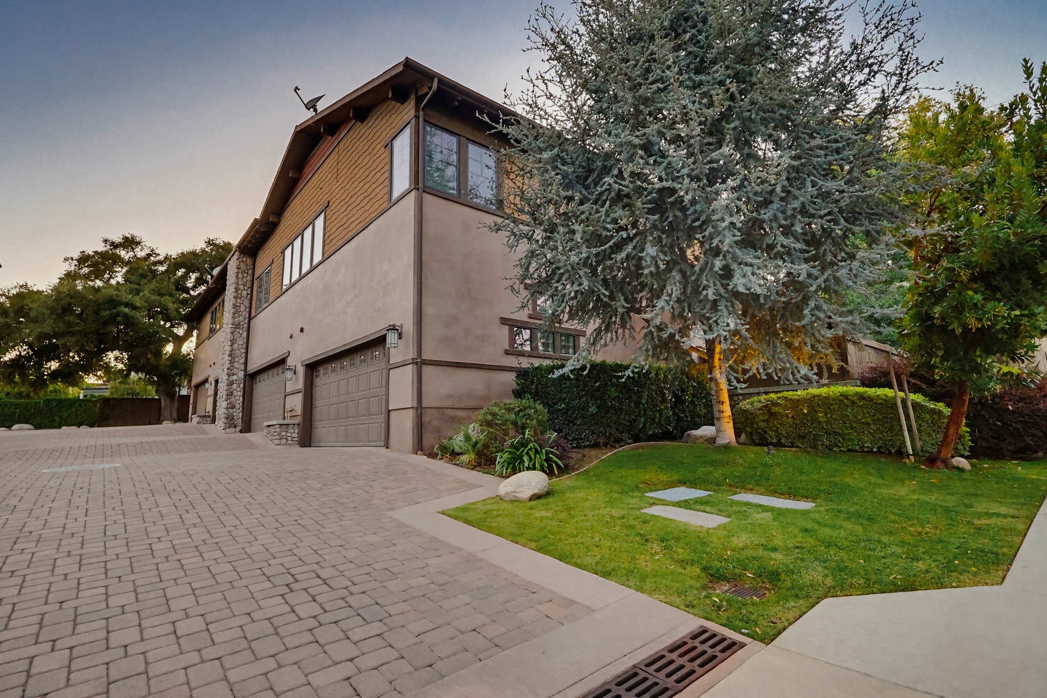 Virtual tour photo 20 of 140 for 118 E Sierra Madre Blvd